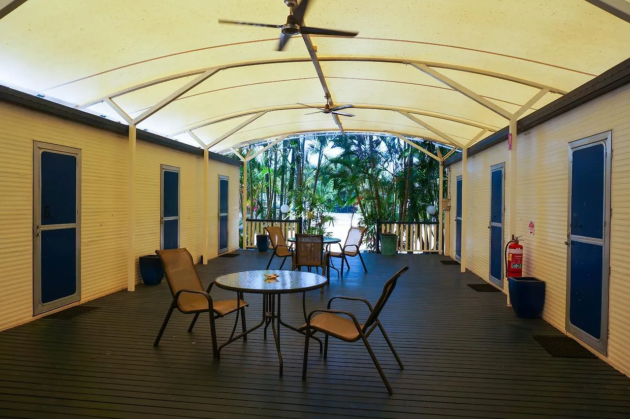 Hotel Lucinda Village